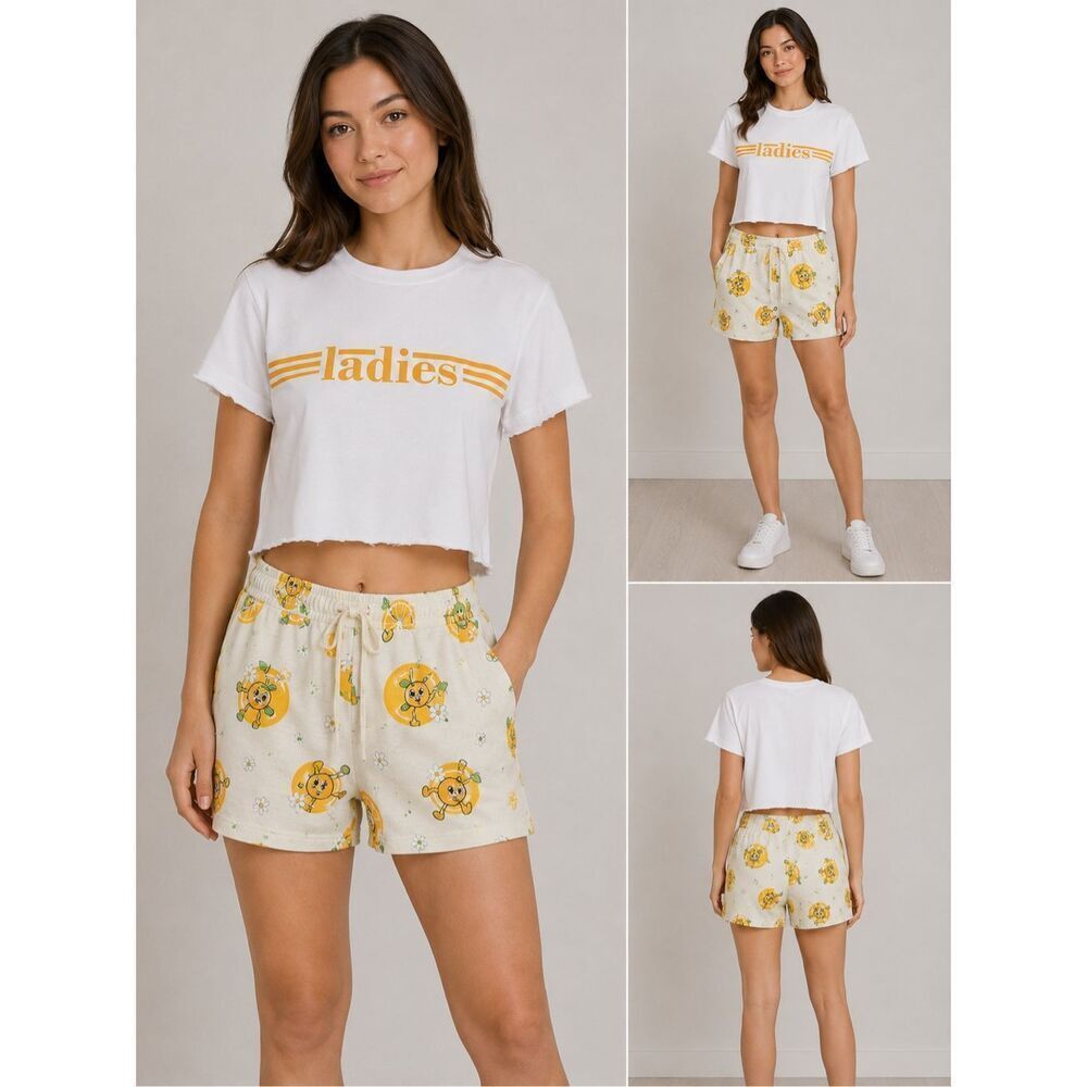 Jennifer Ladies Cropped Graphic T-Shirt White Casual Crop Top Cute Tee Size M